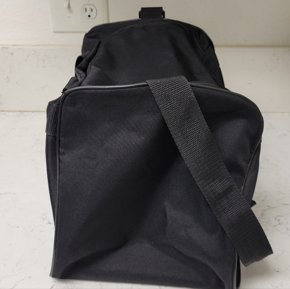 Adidas "Diablo" Gym/Duffle Bag - Picture 4 of 7